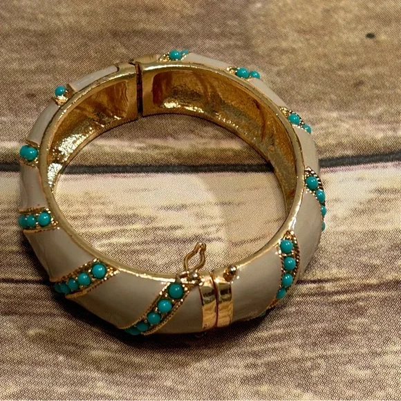 J.Crew Bracelet. Gold Silver and Blue. Magnetic Clasps. - Picture 8 of 11